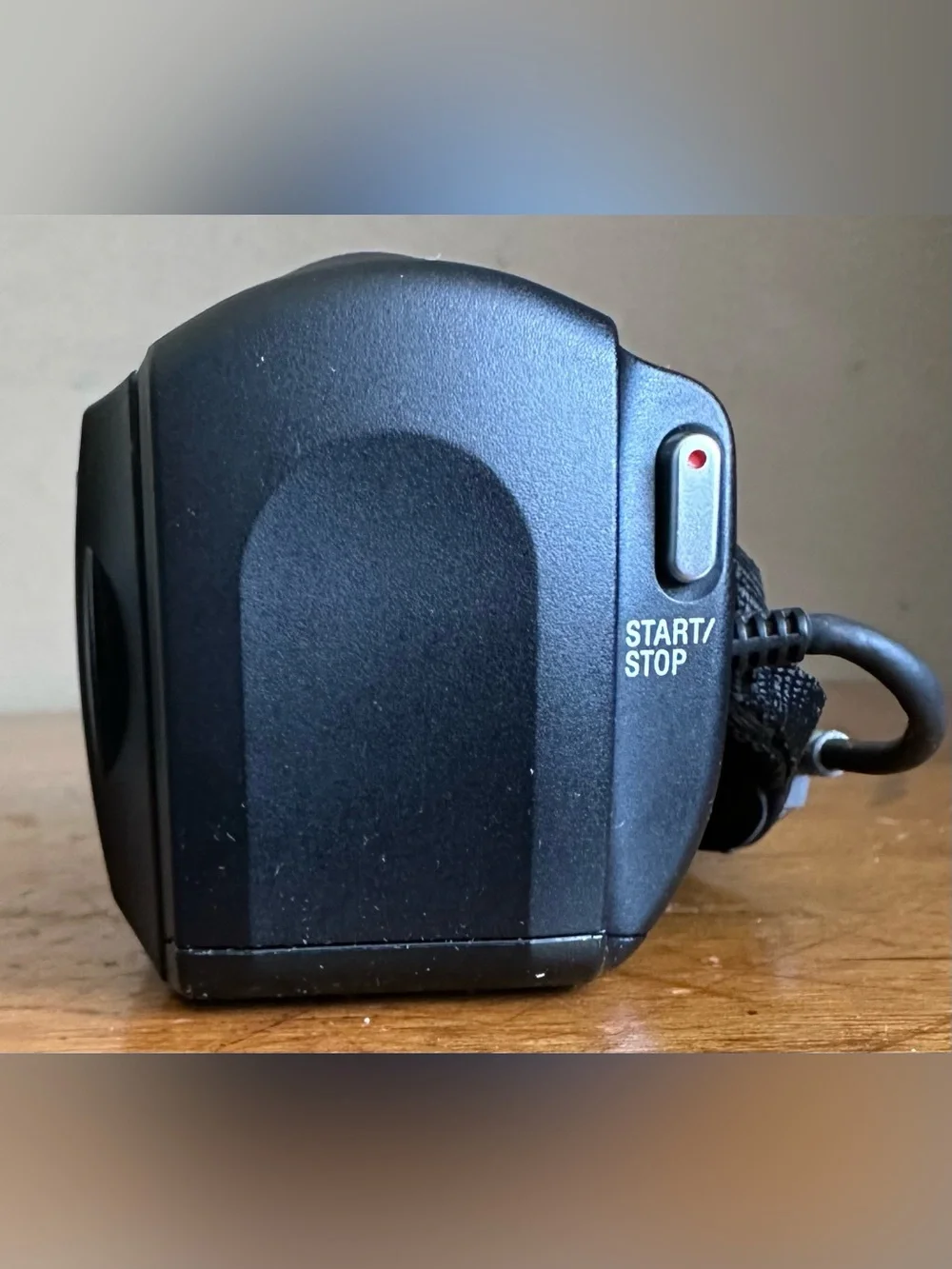 Sony HDR-CX405 Full 1080 HD 30x Optical Zoom 9.2MP CMOS Video Handycam Camcorder